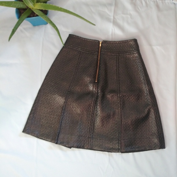 🌻🌻🌻Banana Republic Black Skirt size 4 {A13) - Picture 4 of 5